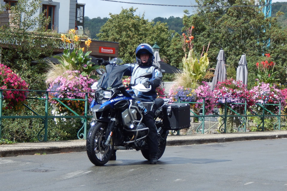 Motorrijbewijspoint Helmond examengarantie AVB en AVD